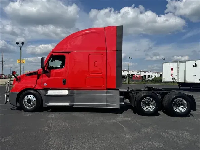 2021 FREIGHTLINER CA126