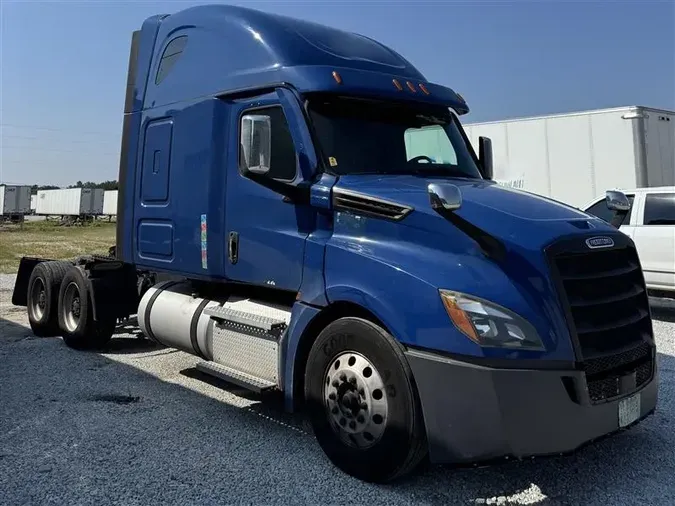 2020 FREIGHTLINER CA126