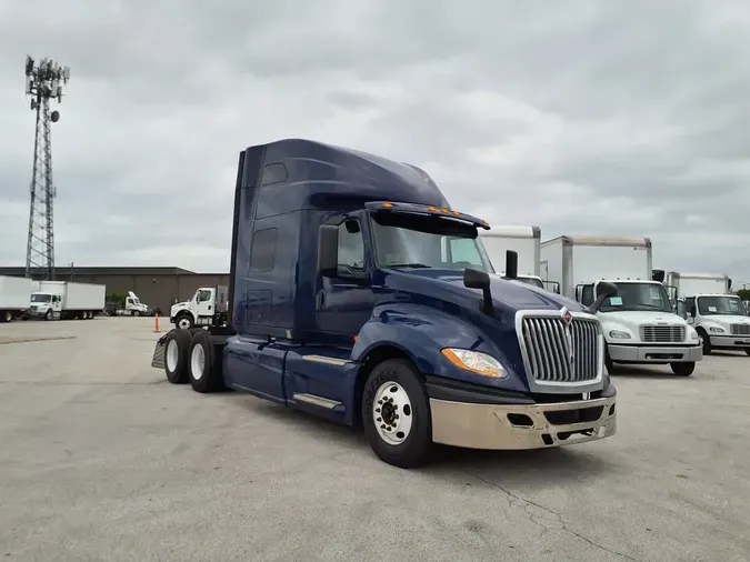2019 NAVISTAR INTERNATIONAL LT625 SLPR CAB
