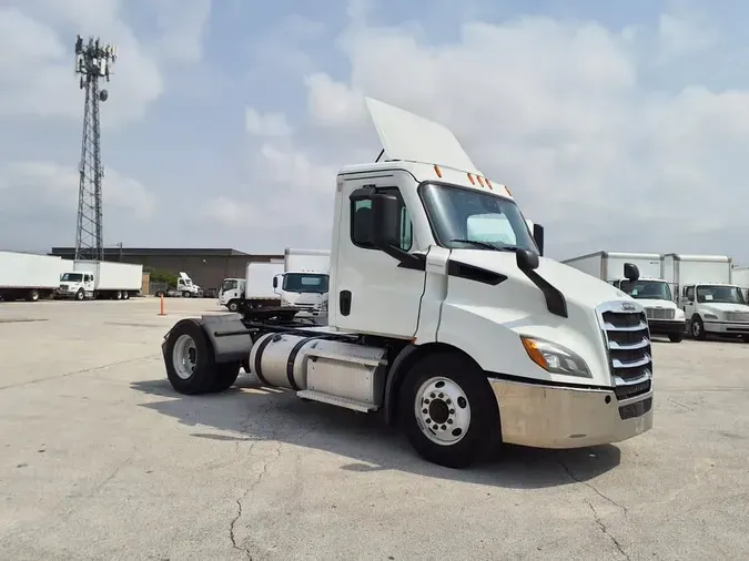2020 FREIGHTLINER NEW CASCADIA 116