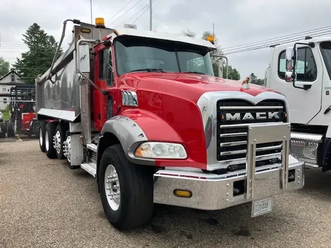 2018 Mack GU800