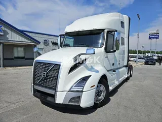 2021 VOLVO VNL64T760