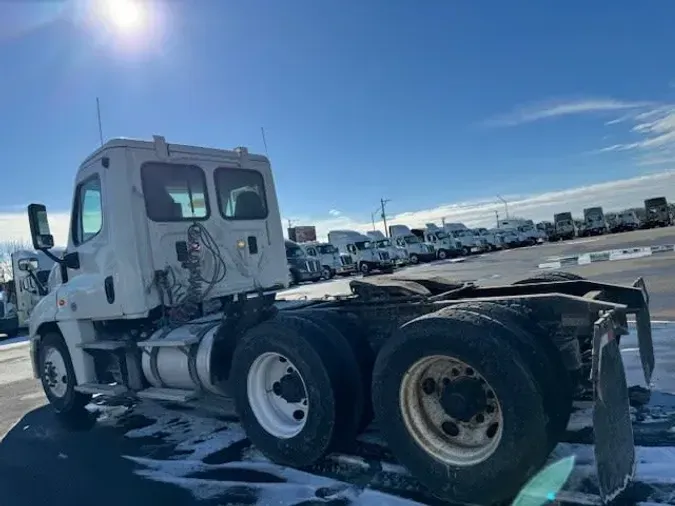 2016 FREIGHTLINER/MERCEDES CASCADIA PX125084ST