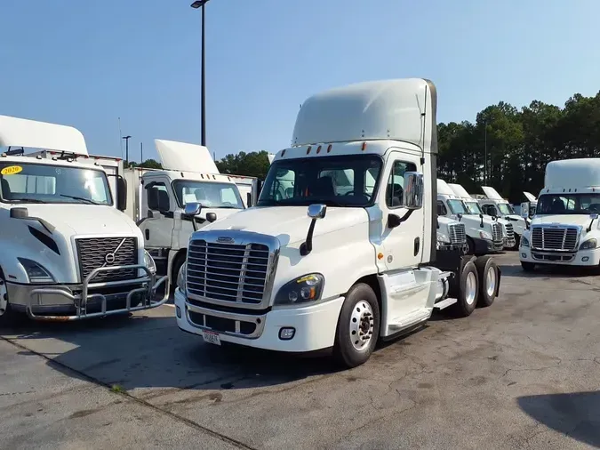 2019 FREIGHTLINER CASCADIA 125