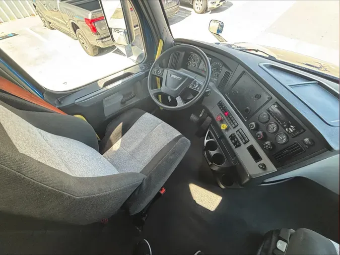 2021 Freightliner Cascadia 126