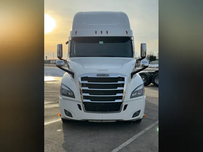 2023 FREIGHTLINER Cascadia 126