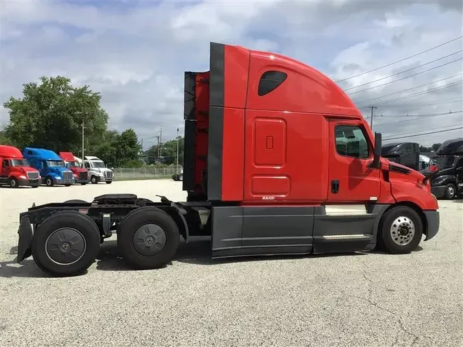 2021 FREIGHTLINER CA126