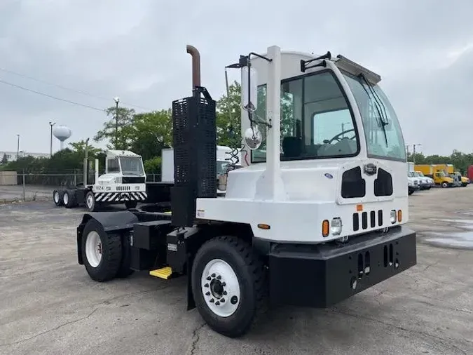 2022 AutoCar ACTT42