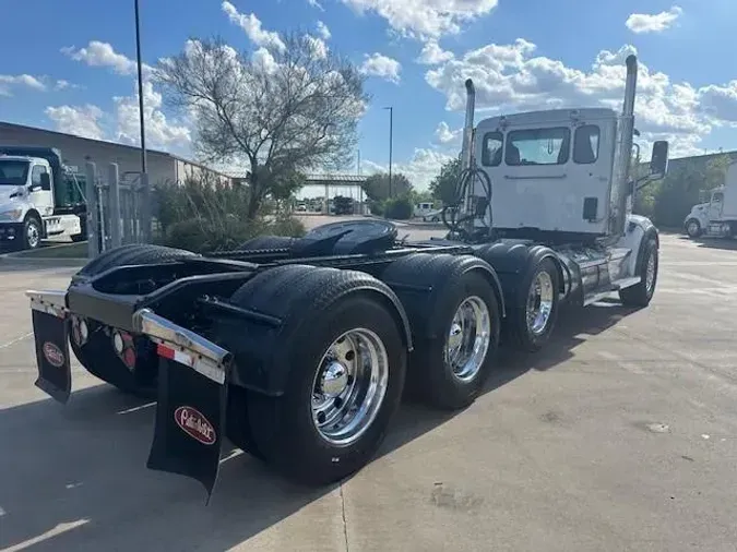 2020 Peterbilt 567
