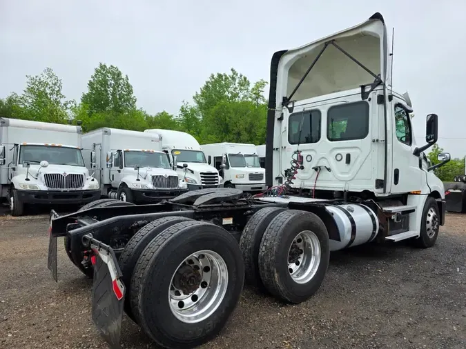 2019 FREIGHTLINER NEW CASCADIA PX12664