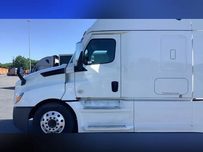 2022 Freightliner Cascadia 126