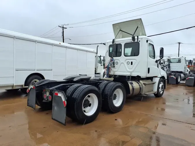 2020 FREIGHTLINER/MERCEDES NEW CASCADIA PX12664