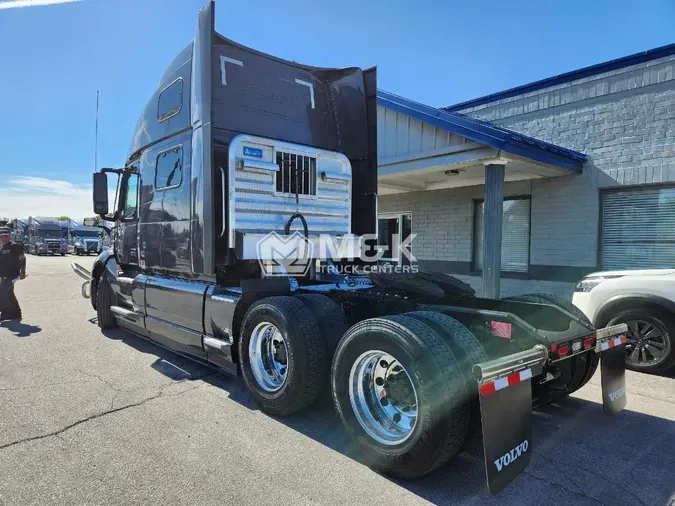 2024 VOLVO VNL64T860