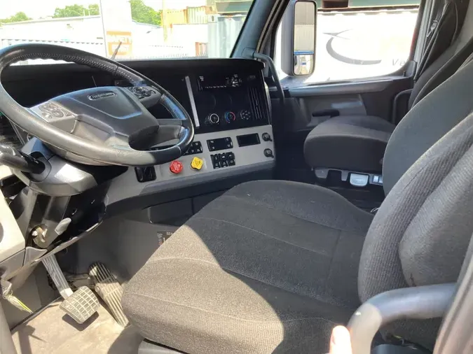 2021 FREIGHTLINER/MERCEDES NEW CASCADIA PX126645a0b642b9e2636ebe4e20f7f2edbeea7
