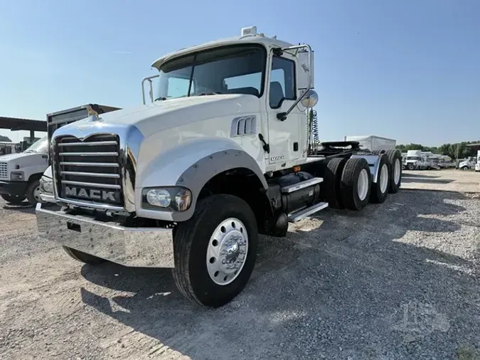 2008 MACK GRANITE GU713