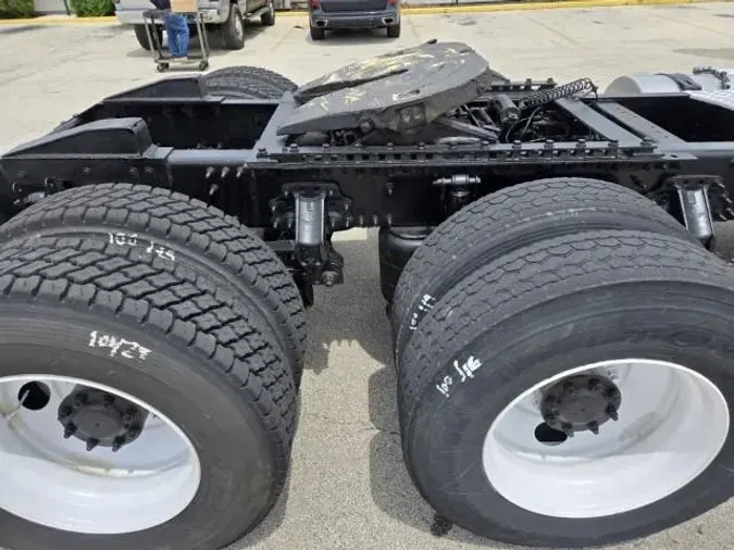 2016 Volvo VNL64T300