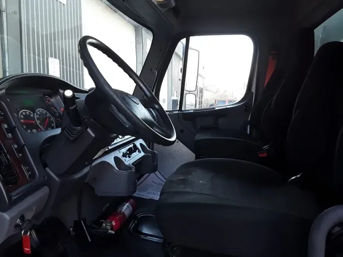 2020 FREIGHTLINER/MERCEDES M2 106