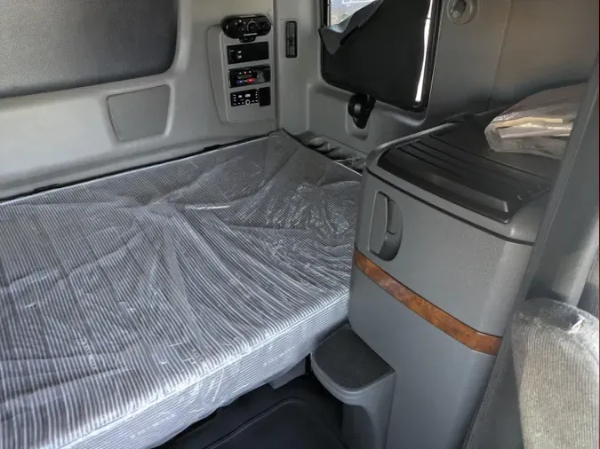 2022 International LT625