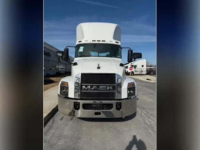 2025 MACK AN64T