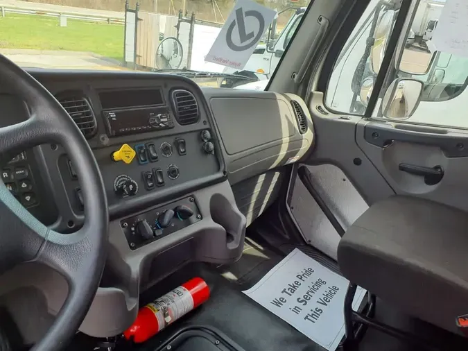 2021 FREIGHTLINER/MERCEDES M2 106