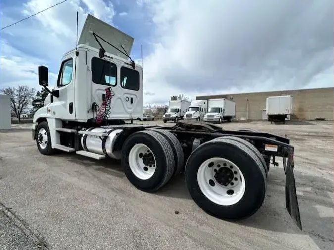 2018 FREIGHTLINER/MERCEDES CASCADIA 125