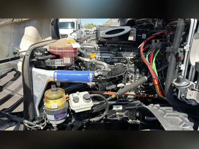 2023 Freightliner Cascadia 126