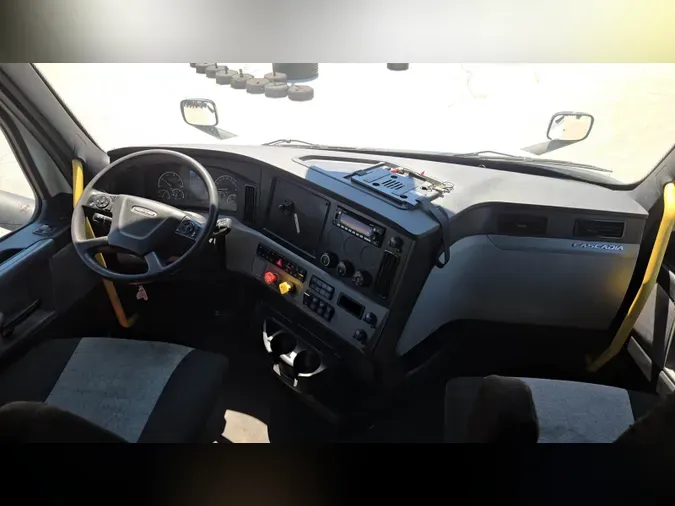 2022 Freightliner Cascadia 126