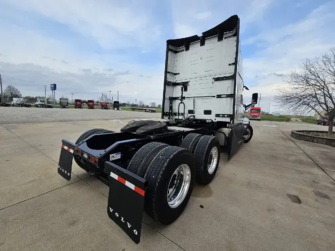 2026 VOLVO VNL64T860