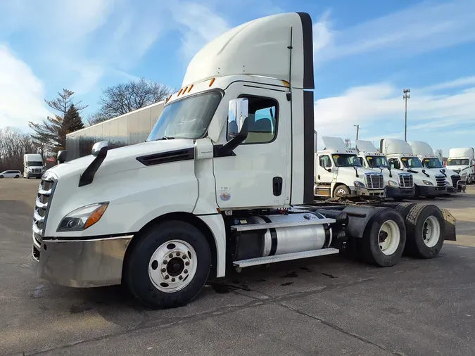 2020 FREIGHTLINER/MERCEDES NEW CASCADIA PX126645a244f42baeb50f3facf06811d57f038