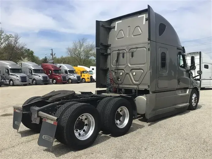 2021 FREIGHTLINER CA126