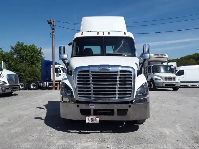 2019 FREIGHTLINER/MERCEDES CASCADIA 1135a25c860a7972469c99af55841cc5946