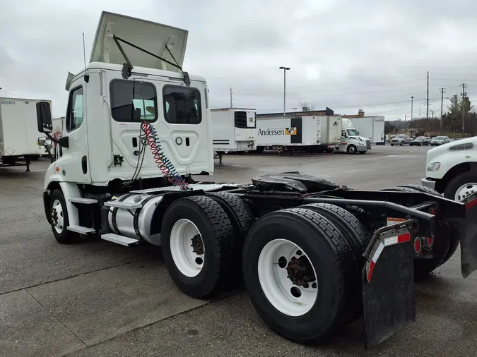 2018 FREIGHTLINER/MERCEDES CASCADIA 113