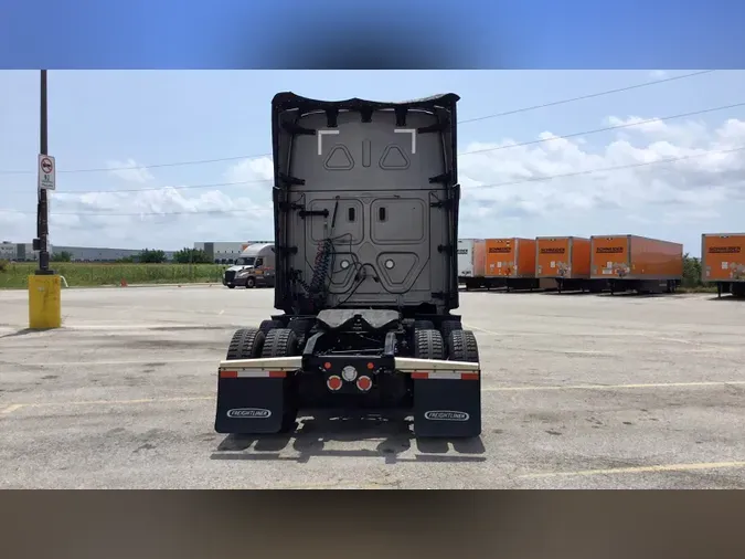 2025 Freightliner Cascadia 1265a28dfd9b03e9979a29c489a8ebfa23c