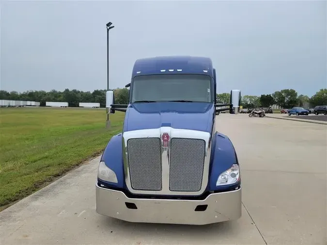 2021 KENWORTH T680