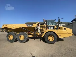 2014 CATERPILLAR 725C