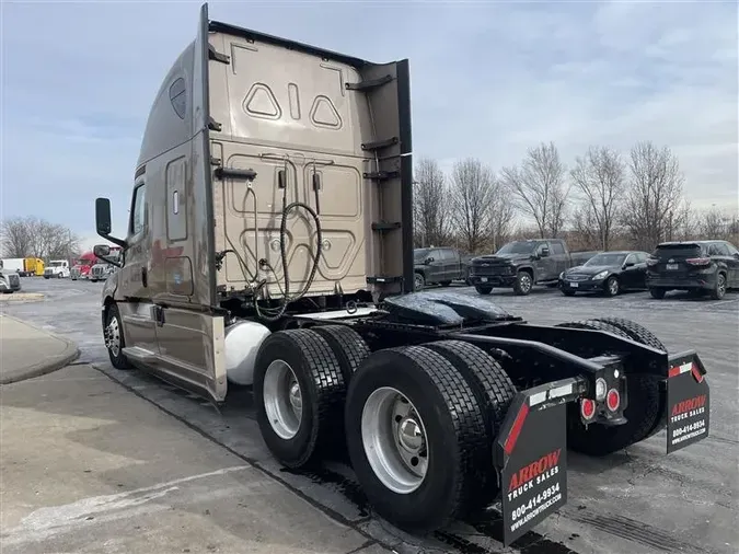 2020 FREIGHTLINER CASCADEVO1