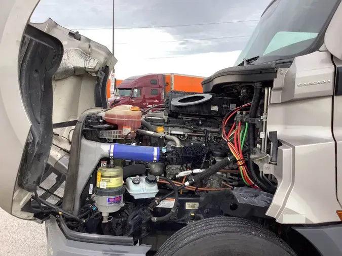 2022 Freightliner Cascadia 126