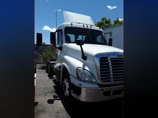 2018 FREIGHTLINER/MERCEDES CASCADIA 125