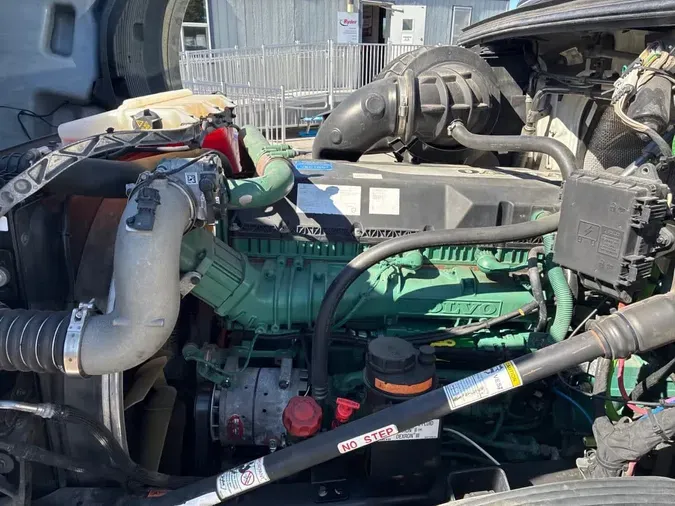 2020 VOLVO VNL64T-3005a3461f314b758c936f3d09db5c77627