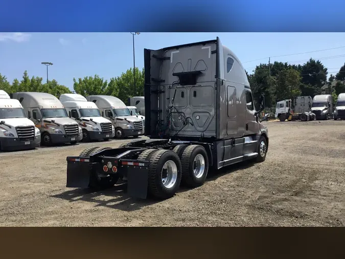 2020 Freightliner Cascadia