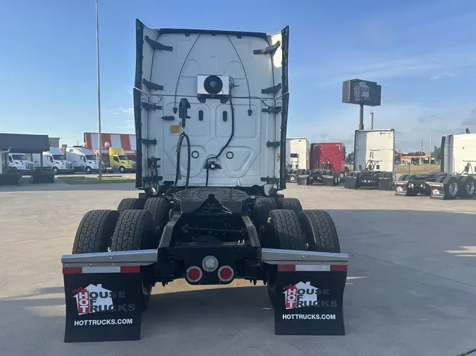 2021 Freightliner Cascadia