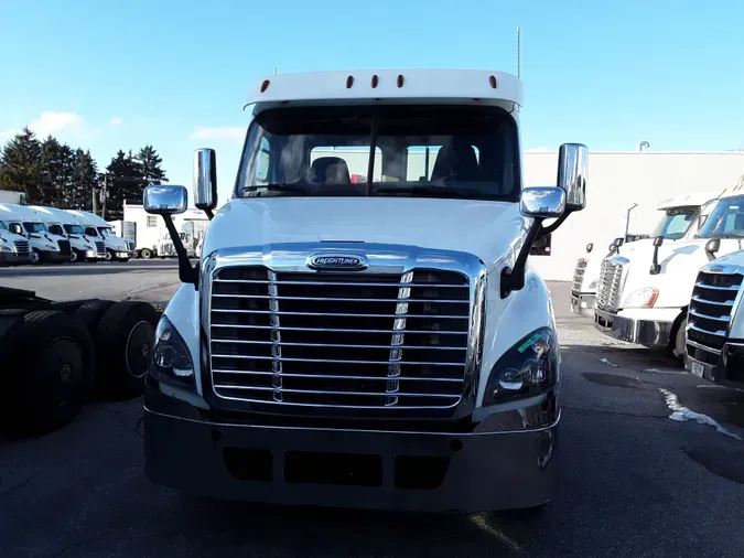 2018 FREIGHTLINER/MERCEDES CASCADIA 113