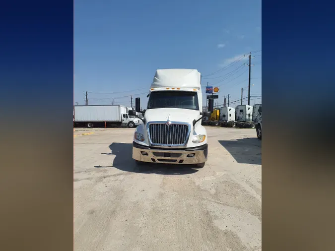 2019 NAVISTAR INTERNATIONAL LT625 SLPR CAB