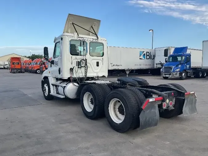 2017 FREIGHTLINER X12564ST