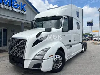 2022 VOLVO VNL64T860