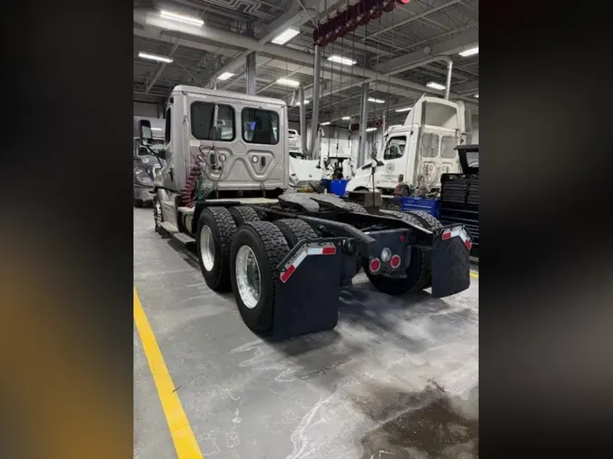 2019 FREIGHTLINER/MERCEDES CASCADIA 125