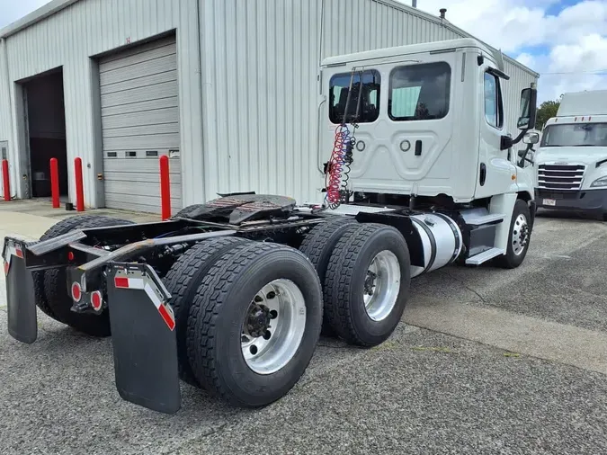 2018 FREIGHTLINER/MERCEDES CASCADIA 125