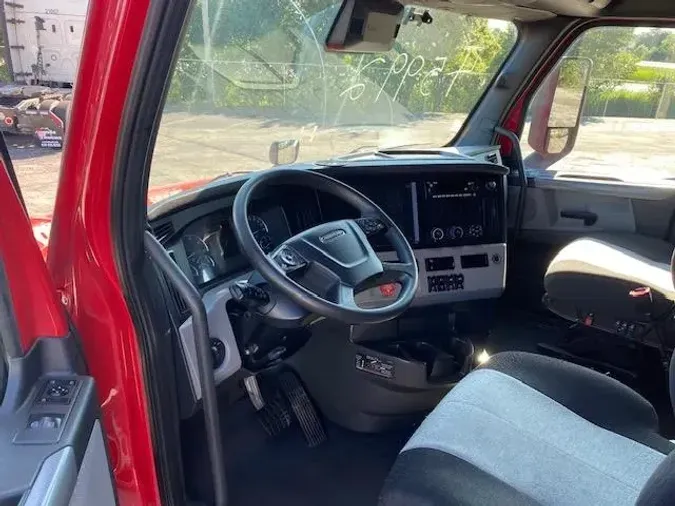 2022 Freightliner Cascadia