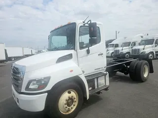 2017 HINO HINO 268