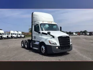 2020 Freightliner Cascadia 126